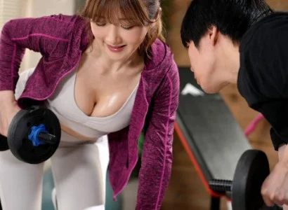 Cặp đôi chàng trai số hưởng và nữ PT gợi cảm thỏa mãn nhau