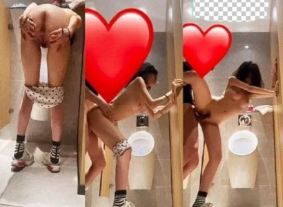 Cặp đôi địt em người yêu trong WC