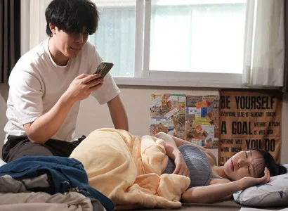 Kẻ đó thích nhìn người yêu quan hệ với người khác